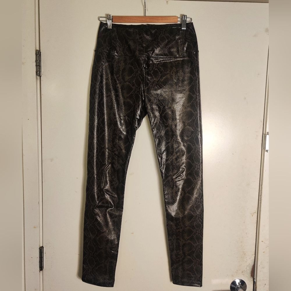 7 FOR ALL MANKIND Faux Leather Snakeskin Print Leggings In Black/Gray Size S
